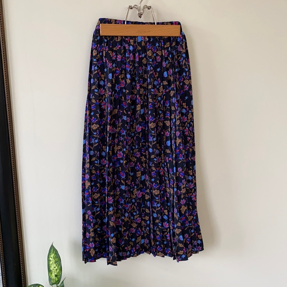 Banana Republic pleated midi skirt